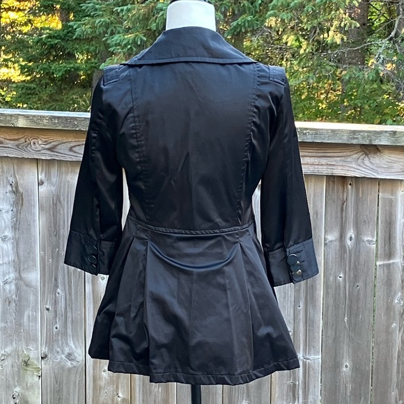 Stylish Black Coat with Embellished Buttons - Picture 8 of 9